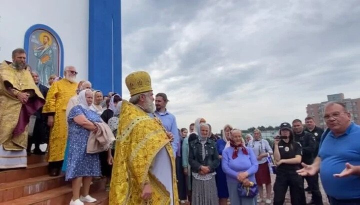 Believers in Neteshyn confirmed their faithfulness to the UOC. Photo: news.church.ua
