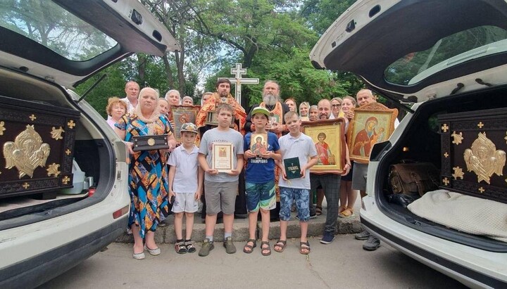 Верующие УПЦ провели автомобильный крестный ход вокруг Кропивницкого. Фото: Telegram-канал Благовещенского храма 