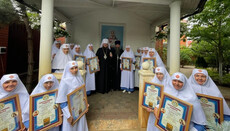 Sisters of mercy visit Metropolitan Theodosy under arrest