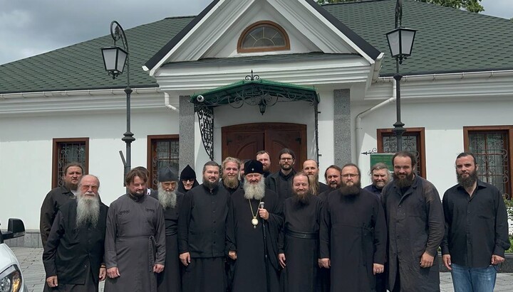 Metropolitan Pavel with his brethren. Photo: UOJ