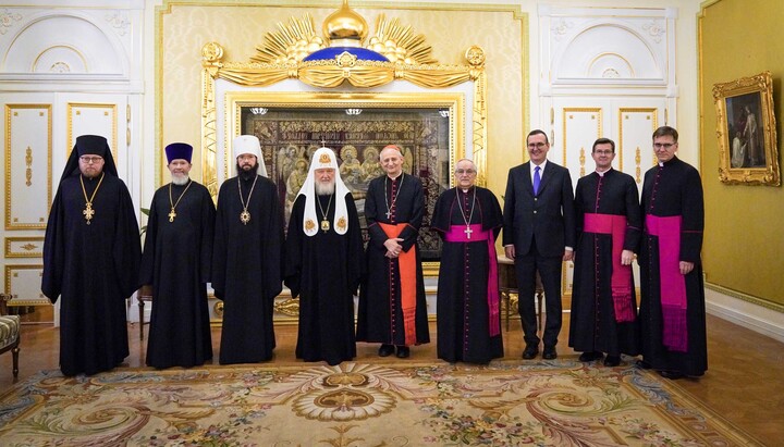 Представники РПЦ і РКЦ у Даниловому монастирі. Фото: сайт Московської патріархії