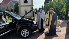 Віряни УПЦ на Буковині передали своїм землякам у ЗСУ два автомобілі
