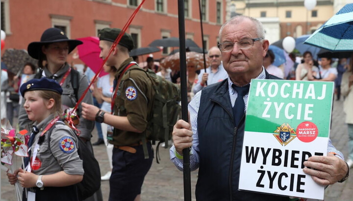 Учасники маршу проти абортів у Польщі. Фото: churchmilitant.com
