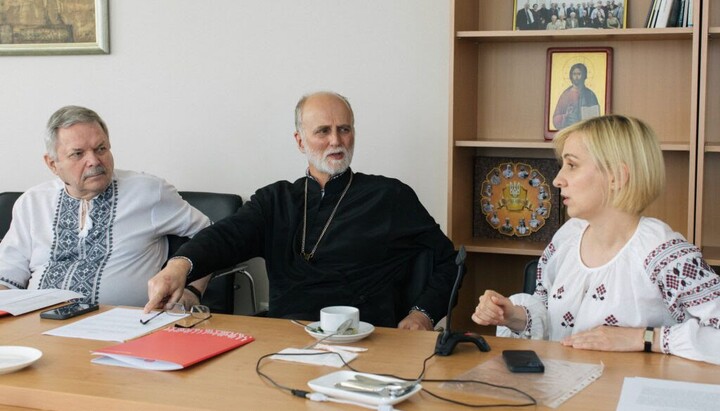 Президент УКУ митрополит УГКЦ Борис Гудзяк и проректор М. Маринович. Фото: РИСУ