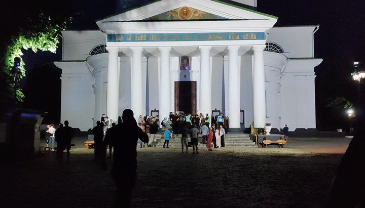 Прихожане УПЦ в Белой Церкви отстояли свою святыню. Фото: СПЖ
