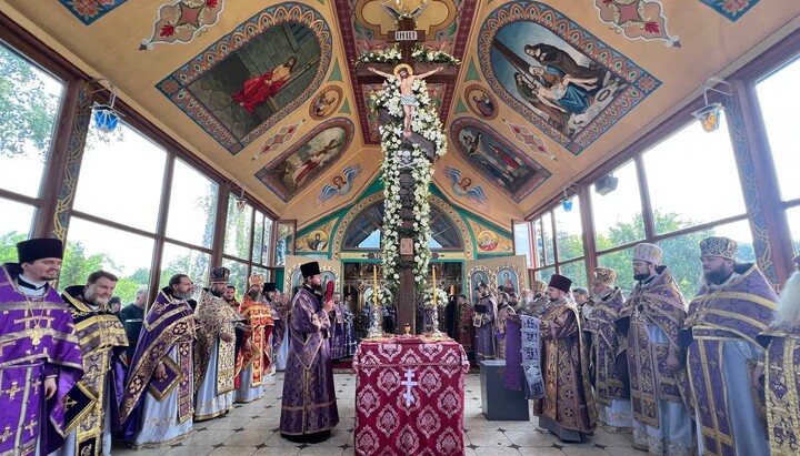 Богослужение у Калиновского креста 6 июля 2023 г. Фото: eparhia.vn.ua