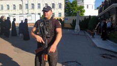 Правоохранители заблокировали два корпуса Киево-Печерской лавры