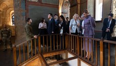 Zelenskyy takes President of South Korea on tour of St. Sophia Cathedral