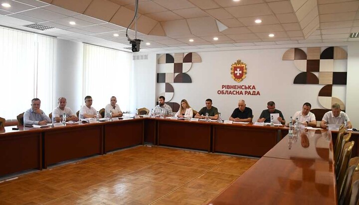 Заседание комиссии Ровенского облсовета. Фото: ror.gov.ua