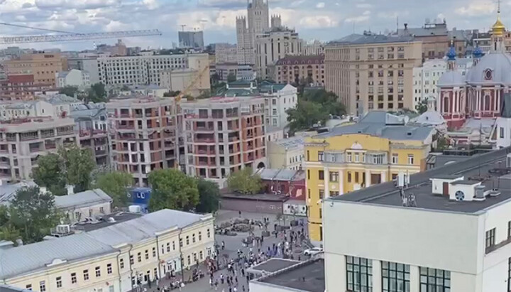 Хода мусульман по Москві. Фото: скріншот каналу «Топор»