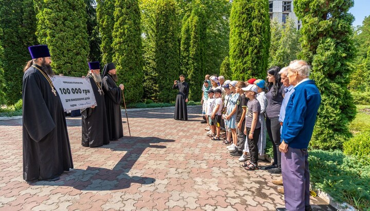 Черкасская епархия собрала деньги для детей с онкологическим диагнозом. Фото: cherkasy.church.ua