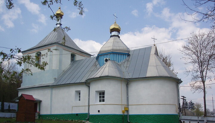 Покровский храм в Адамовке. Фото: otdih.pro