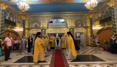 В Одесі ієрарх УПЦ очолив літургію у нижньому храмі зруйнованого собору