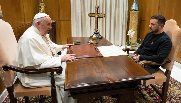 Πάπας Φραγκίσκος και Ζελένσκι. Φωτογραφία: Γραφείο Τύπου του Ζελένσκι