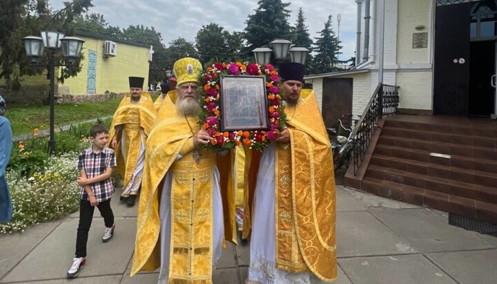 Крестный ход с чудотворной Рыхловской иконой свт. Николая. Фото: orthodox.cn.ua