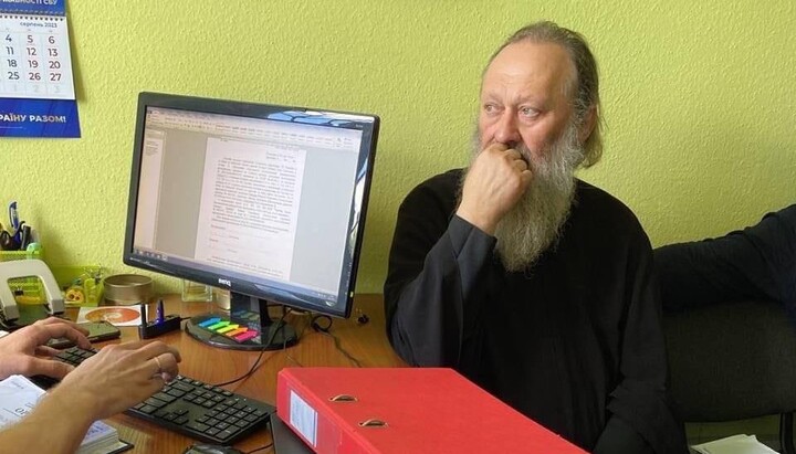 Митрополит Павел у слідчого. Фото: «Слово Православия»
