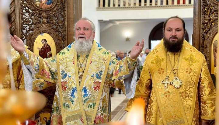 Митрополит Феодор освятил новый престол. Фото: m-church.org.ua