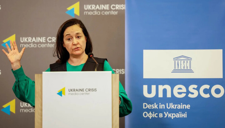 Επικεφαλής του Γραφείου της UNESCO στην Ουκρανία Κιάρα Ντέζι Μπαρντέσκι σε ενημέρωση τύπου στο Κίεβο. Φωτογραφία: Reuters