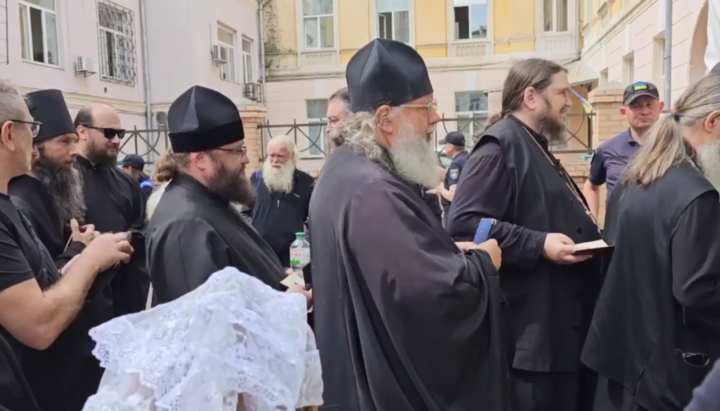 The court okayed the monks of the Lavra to be expelled from the monastery. Photo: UOJ