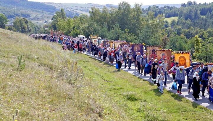 The religious procession to the Pochaiv Lavra. Photo: elitsy.ru