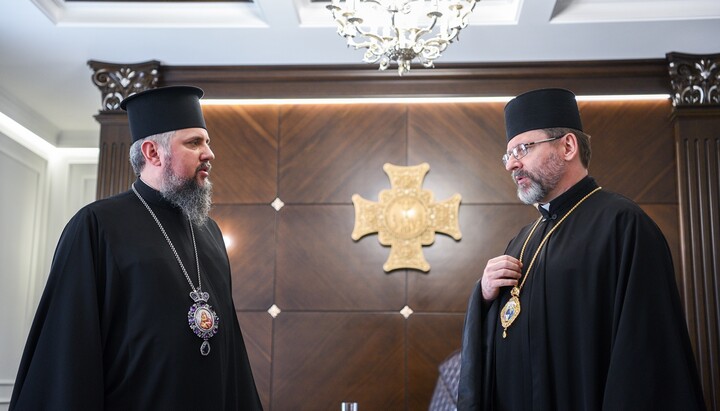Dumenko and Shevchuk pondering how to motivate their clerics to go to the front. Photo: OCU