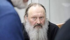 Суд в Киеве продлил действие наложенных на наместника Лавры ограничений