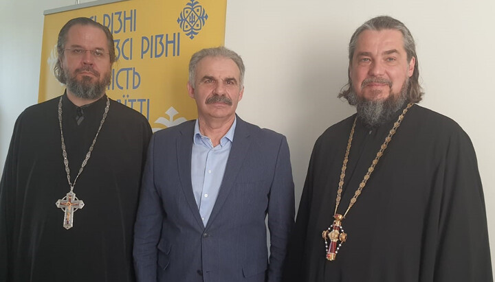 Viktor Yelensky and representatives of the Orthodox Church in America. Photo: facebook.com/dess.gov.ua