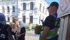 Policeman dampens prayer with a blasphemous song about Christ near Lavra