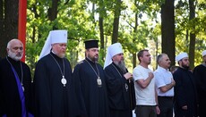 Dumenko, Drabinko and Zoria pray with Catholics and Muslims in Irpin