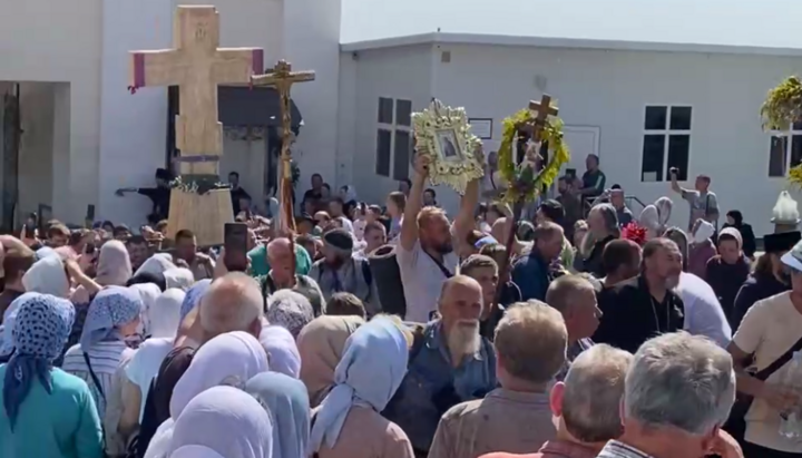 Procesiunea Calea Crucii de la Kamianeț-Podilski a ajuns la Lavra Poceaev