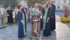 Μοναχοί Λαύρας του Κιέβου κάλεσαν τους πιστούς σε προσευχή για το μοναστήρι