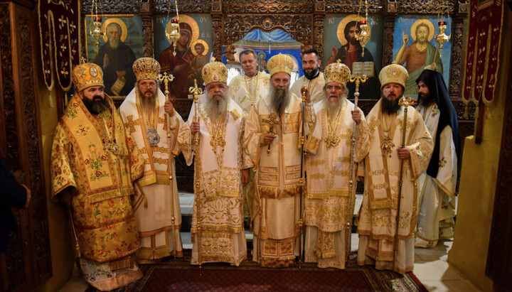 Serbian Patriarch Porfirije and Archbishop Stefan of Ohrid with fellow bishops and clergy. Photo: religija.mk