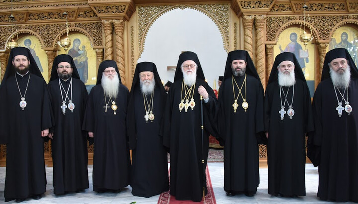 Члены Священного Синода Албанской Церкви. Фото: wikipedia.org
