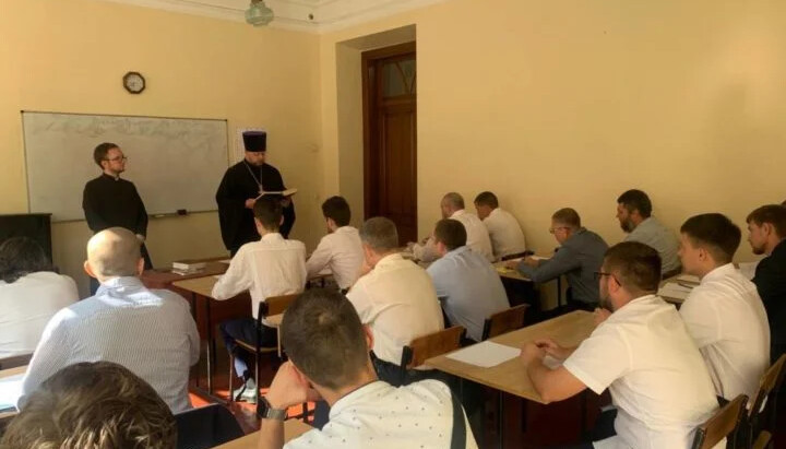 Вступний іспит у Харківській духовній семінарії. Фото: seminary.church.ua