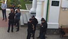 Police attempting to evict nuns of Kremenets Convent