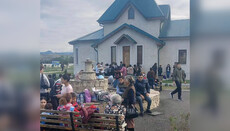 Беженцы из Карабаха прячутся от обстрелов в храме РПЦ под Степанакертом