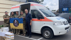 УПЦ передала медикам автомобиль для эвакуации раненых защитников Украины
