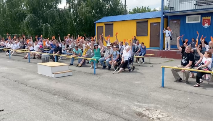 People's vote at the Bilohorodka stadium took place during an air raid alert. Photo: UOJ