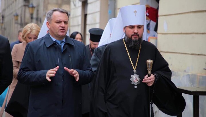 Нардеп «ЄС» Олег Синютка й голова ПЦУ Епіфаній Думенко. Фото: facebook.com/Oleg.Synyutka.official/