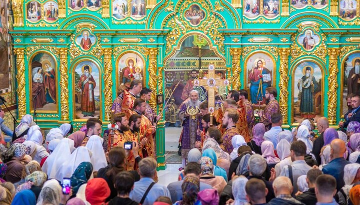 Блаженнейший Митрополит Онуфрий на Божественной литургии в Киево-Печерской лавре. Фото: news.church.ua