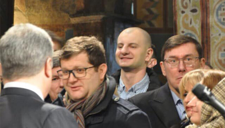 Karas with Poroshenko’s MPs at the “service” of the OCU in St. Sofia Cathedral in Kyiv: 2019: Photo: Karas’s Facebook