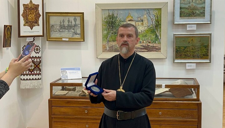 Епископ УГКЦ Теодор Мартынюк на выставке в Тернопольском краеведческом музее. Фото: ugcc.ua