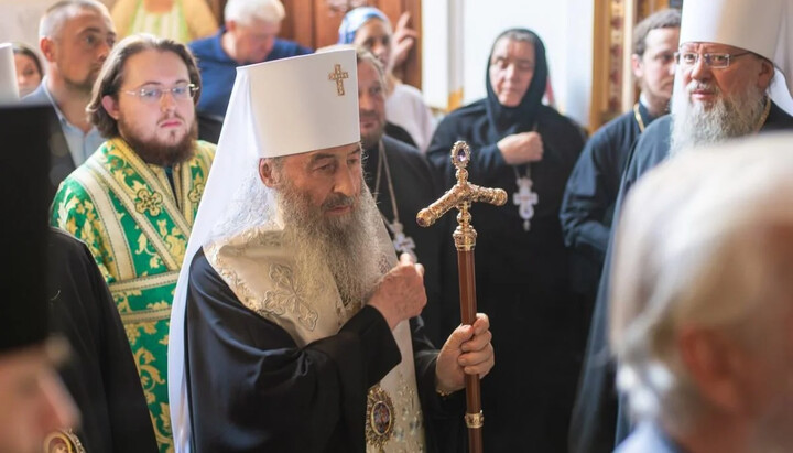 Первоиерарх УПЦ посетил разрушенный Преображенский собор в Одессе. Фото: news.church.ua
