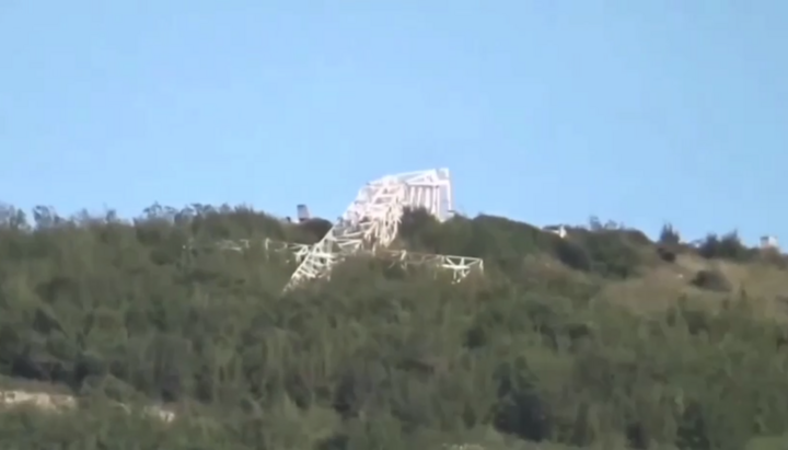 A demolished cross in Nagorno-Karabakh. Photo: Mosiychuk’s telegram channel