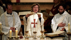 Πάπας: Απαγόρευση χειροτονίας των γυναικών σε ιερείς δεν είναι δόγμα