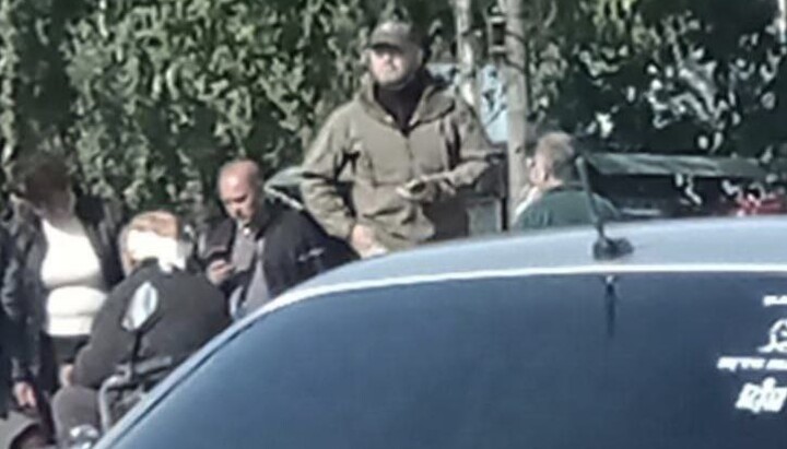 The man who attacked a parishioner of the UOC in Nosivka. Photo: Nizhyn Eparchy TG channel
