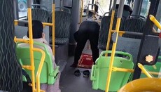 В РФ водитель автобуса прервал поездку ради 40-минутного намаза