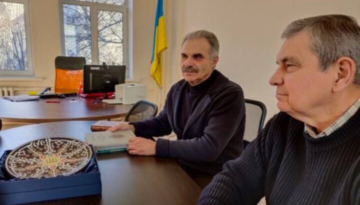 DESS head Viktor Yelenskyy (left) and his first deputy Viktor Voinalovych. Photo: dess.gov.ua