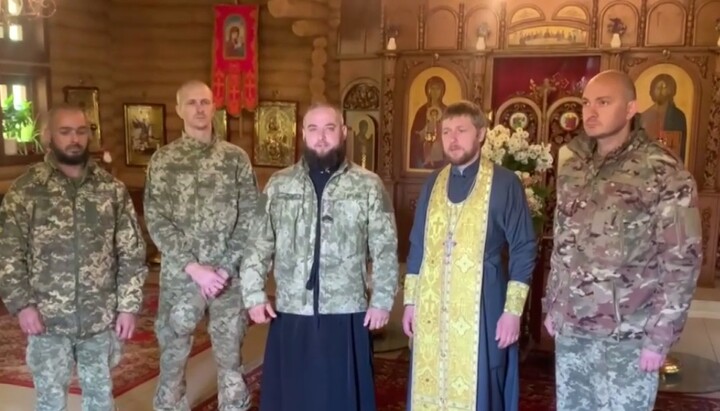 Servicemen stood up for their parish in Vyshhorod. Photo: a video screenshot of the dozor_kozak1 Telegram channel