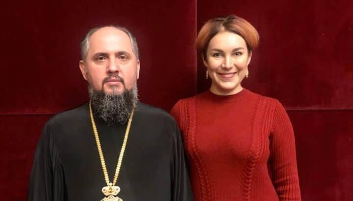 Соня Кошкіна (на фото праворуч) відмовилася від свого каналу. Фото: ТГ-канал Sonya Koshkina (official)